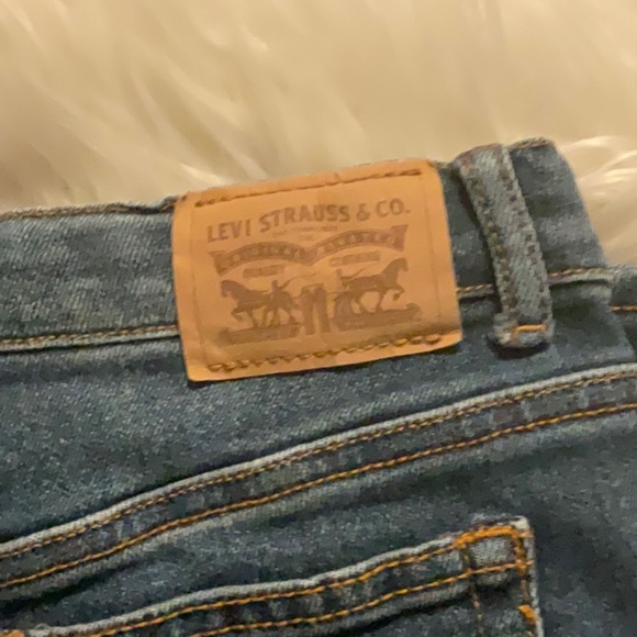 Levi’s Distressed Girls Jeans - Picture 8 of 8